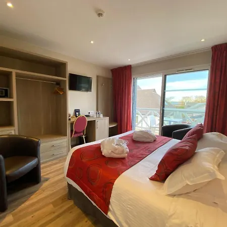 Hotel Contact - Les Bleuets & 3*