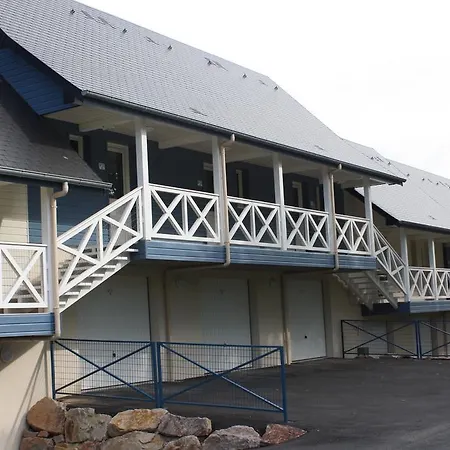 Hotel Contact - Les Bleuets & La Rivière-Saint-Sauveur