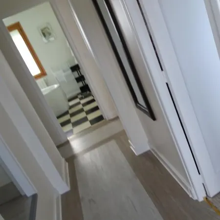 Hotel Contact - Les Bleuets & 3*